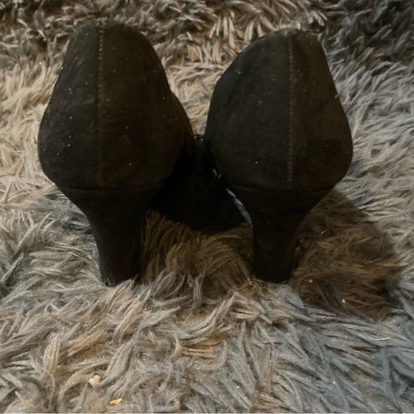 Ladies Black Velvet Like Wedge - Picture 2 of 6